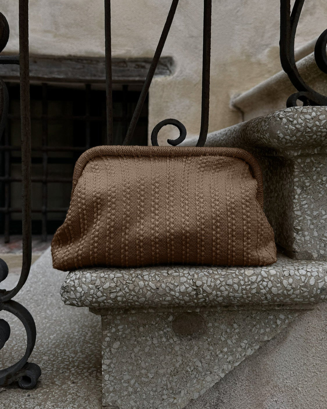 Maia Stricktasche